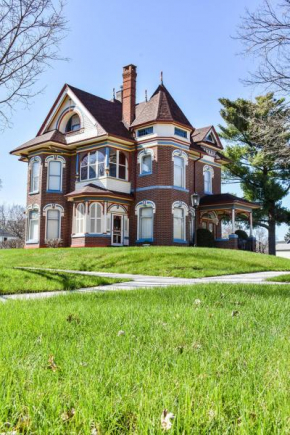 Отель Queen Anne Bed and Breakfast  Невада